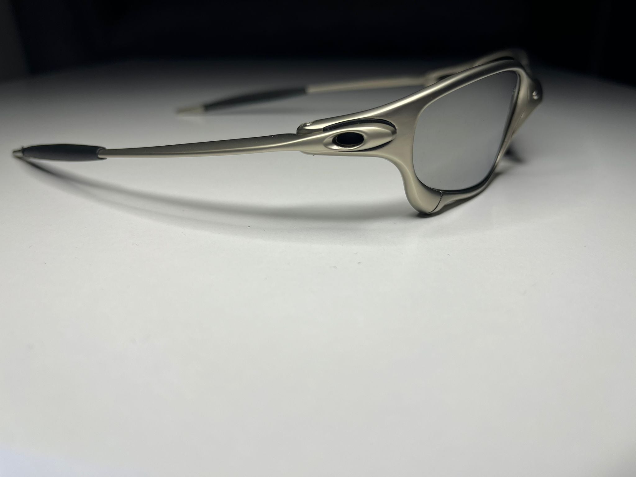 Resolute-Titanium Frame- Mirror Lenses- Polarized